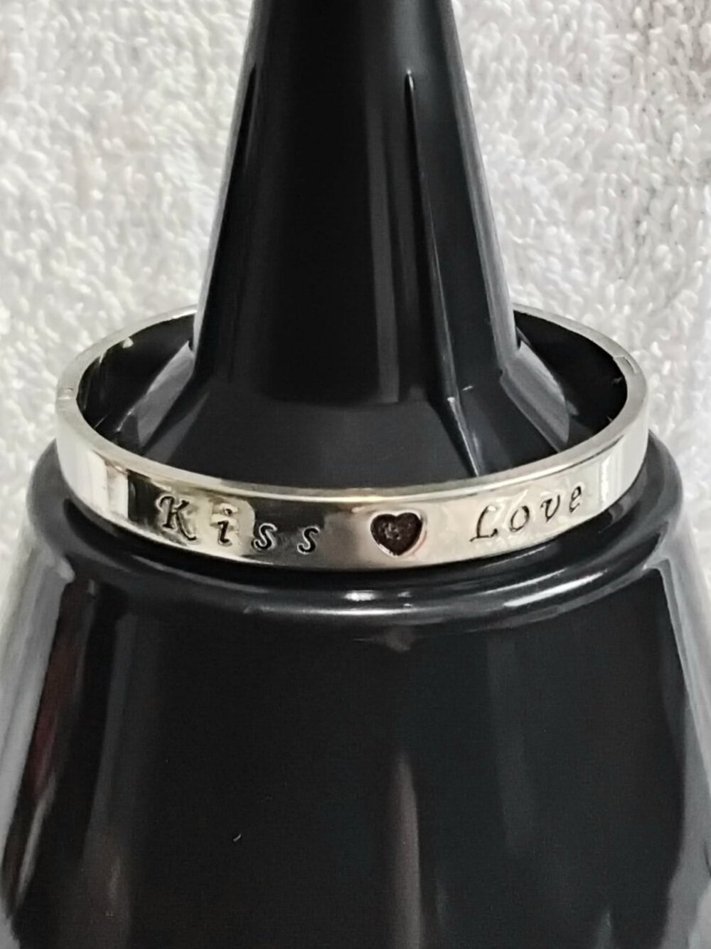 BNWOT 3/$25 Florence Scovel 6 1/2" Kiss ♡ Love Bracelet Fashion Jewelry!!